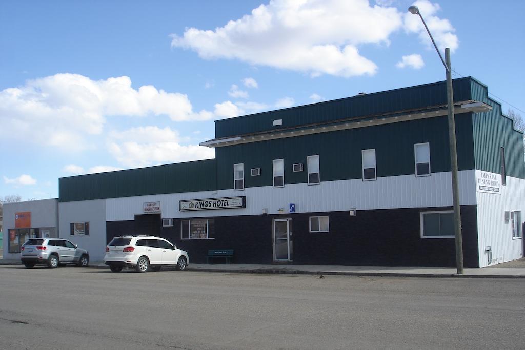 King'S Hotel & Motel By Elevate Rooms Shaunavon Exterior foto